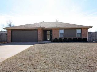 330 W Apple Branch Way, Mustang, OK 73064