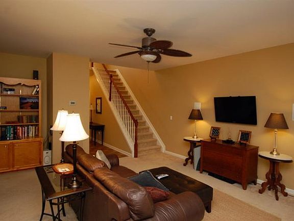 3rd image of 624 Skyview Ln