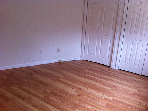 5th image of 153 Glenwood Rd #E