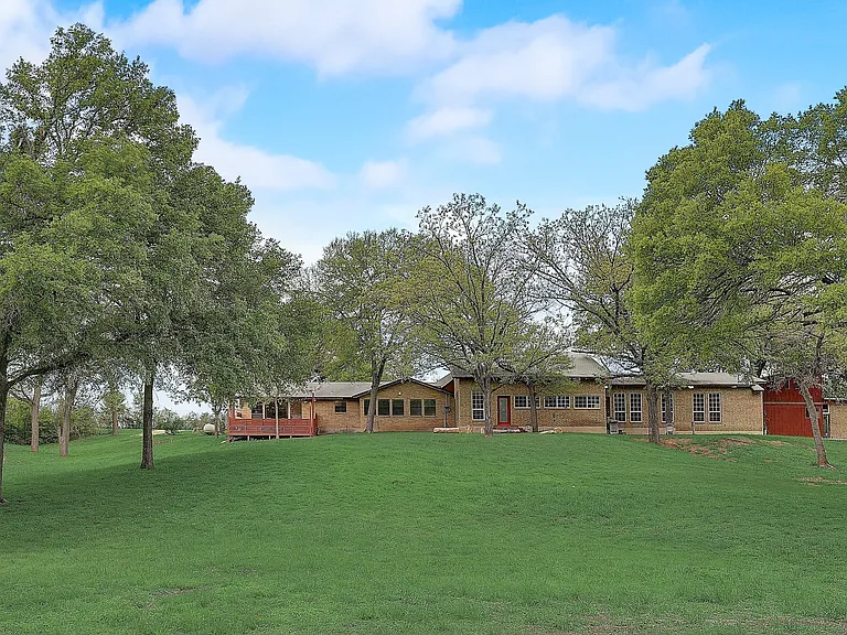 5511 N Dunlap Rd — Photo 76