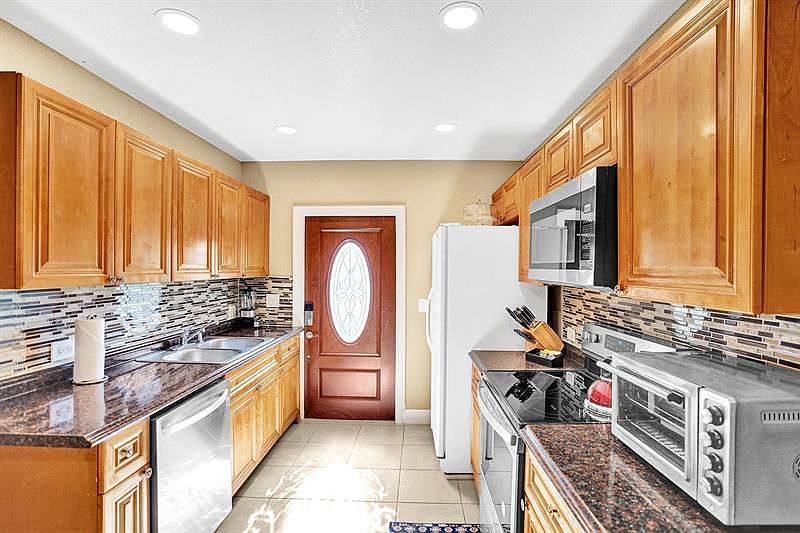 1st image of 2349 Seminole Blvd