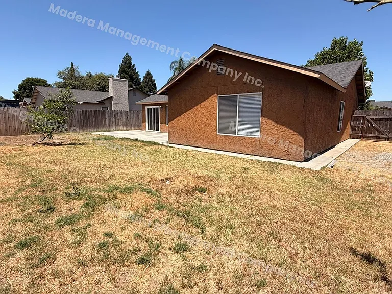 636 Macadamia Ave — Photo 32