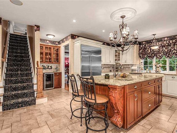 4th image of 26 Dorfer Ln