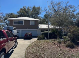 1736 W Country Club Dr, Tampa, FL 33612