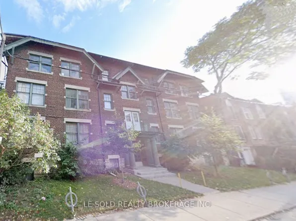 125 Earl Pl Suite 221, Toronto, ON M4Y 1M4
