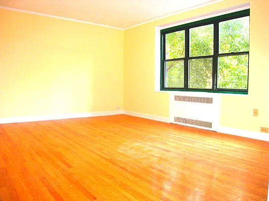 Sold by Manhattan Spaces | media 11