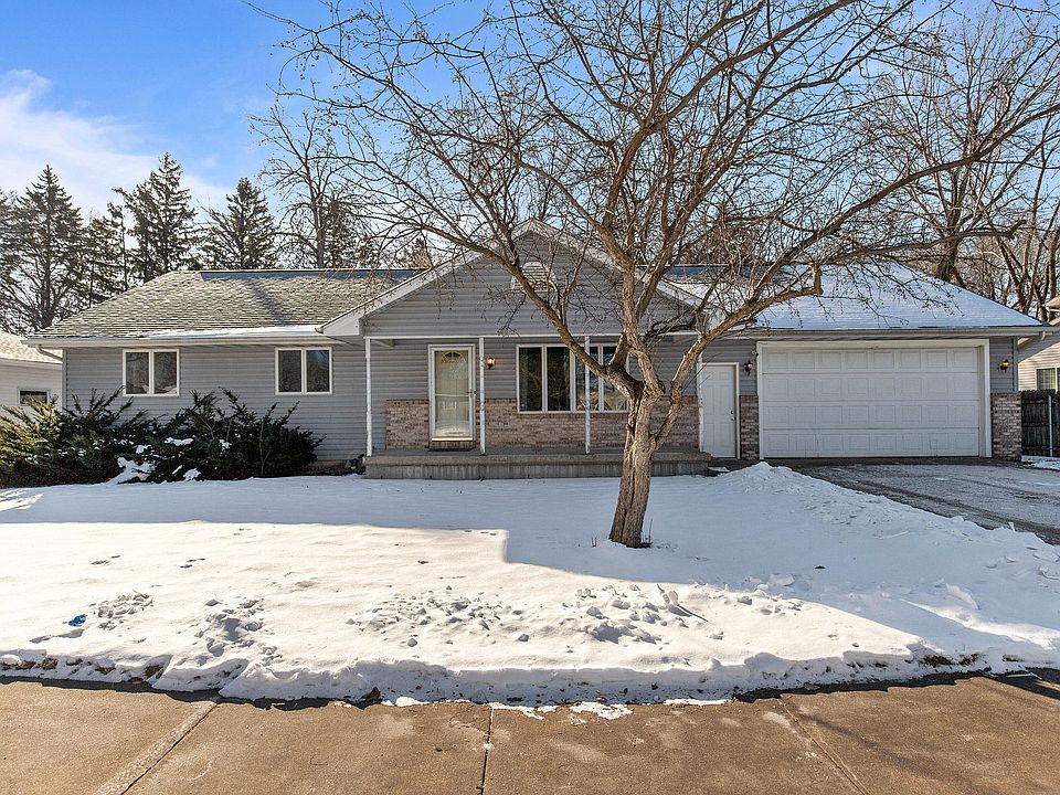 1st image of 201 E Meadow Grove Blvd