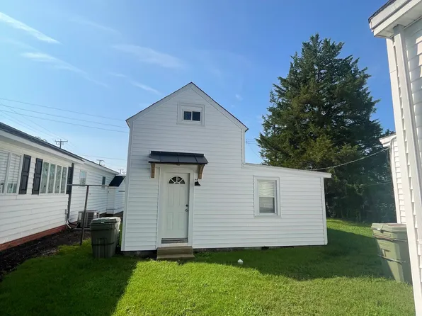 320 10th St #324, West Pt, VA 23181