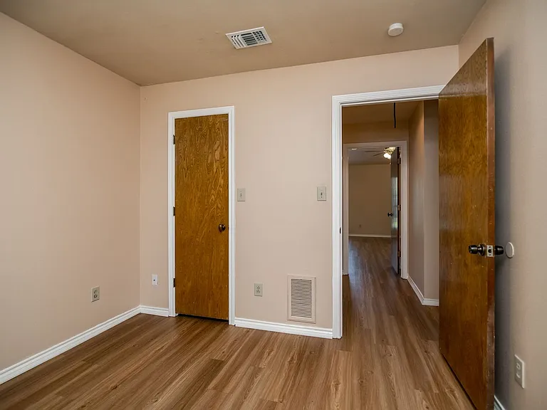 3624 Amanda Cir — Photo 17