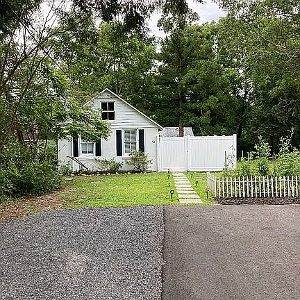 5th image of 30 Garden Ave