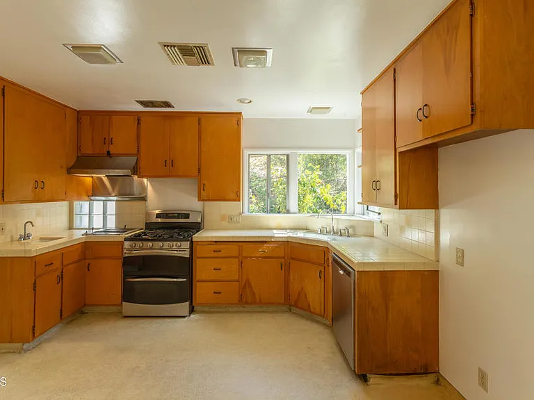 1425 Brixton Rd — Photo 9