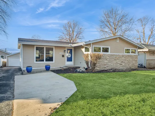 2204 Hillside Ave, West Des Moines, IA 50265