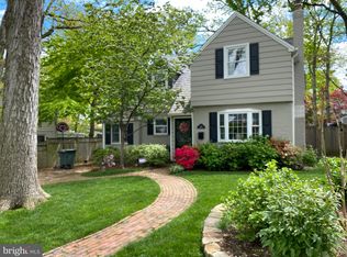 902 Chalfonte Dr, Alexandria, VA 22305