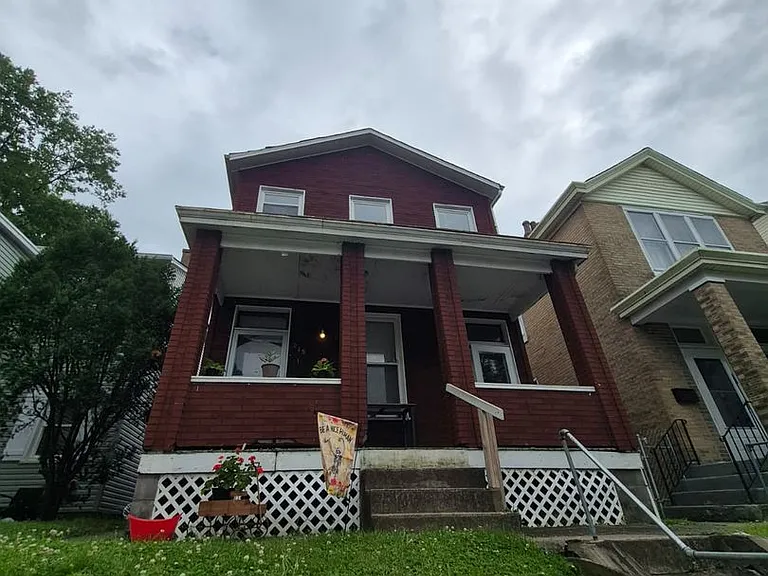 215 Elm St — Photo 11