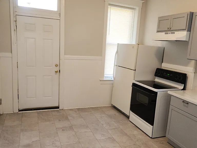 3721 Iowa Ave — Photo 7