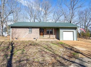 100 Fox Ln, Huron, TN 38345