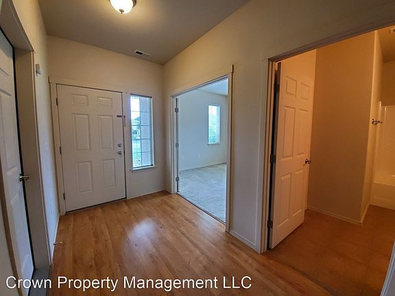 4th image of 2022 Greenbrook Blvd
