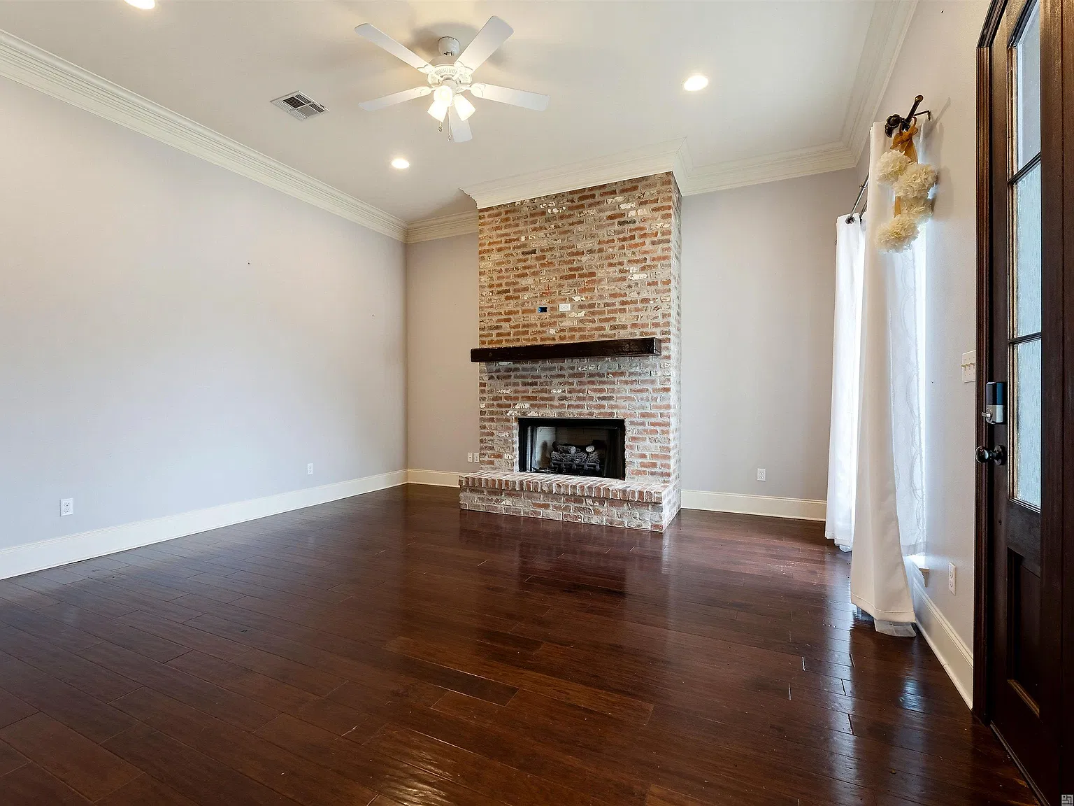3 bed, 1663 sqft, $2,500 — Photo 4