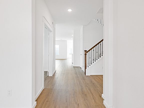 5th image of 4729 Peony Green Dr