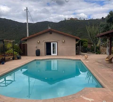 3rd image of 3860 Alta Loma Ct