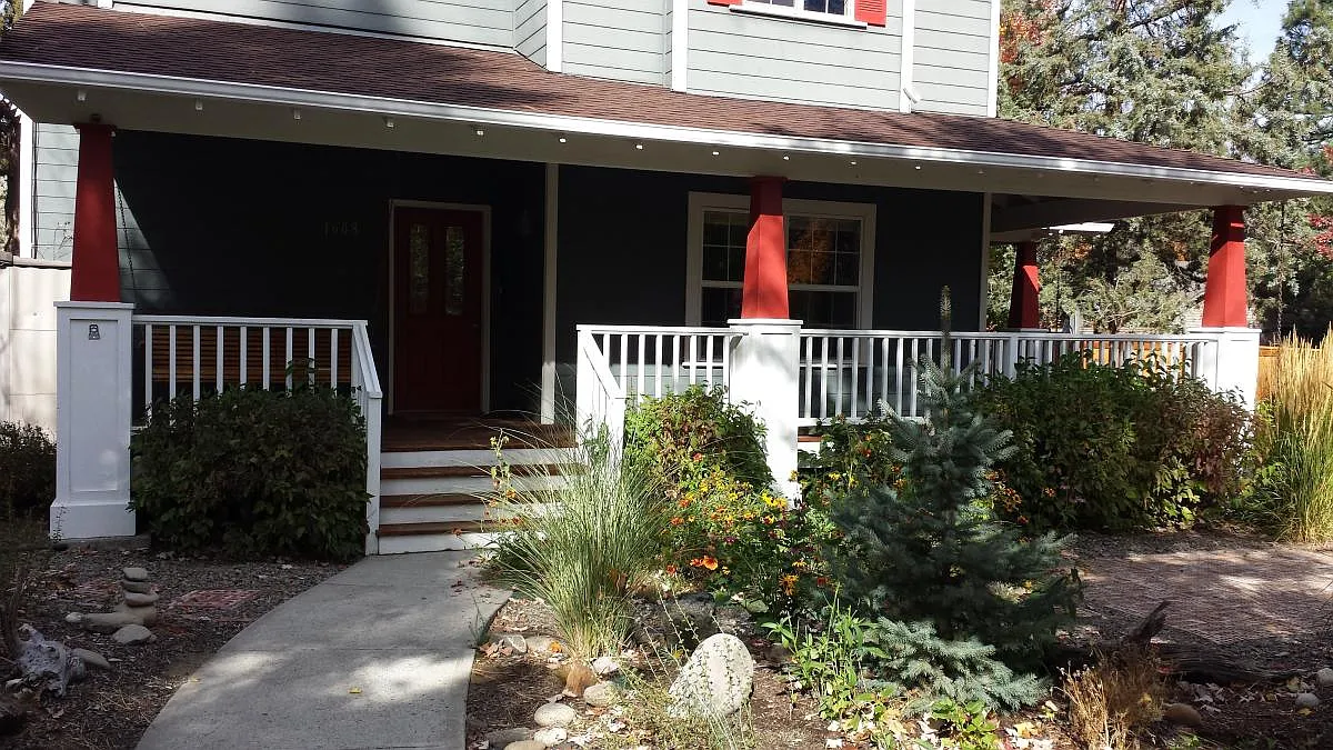 1608 NW Davenport Ave — Photo 3