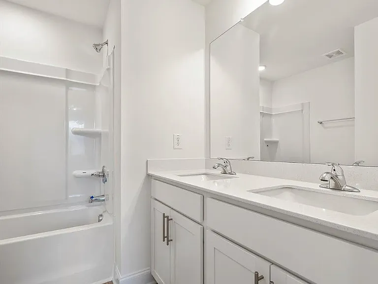53 Lavender Ln — Photo 16