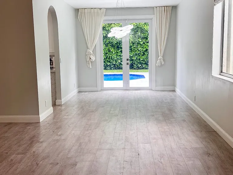 11140 Minneapolis Dr — Photo 23