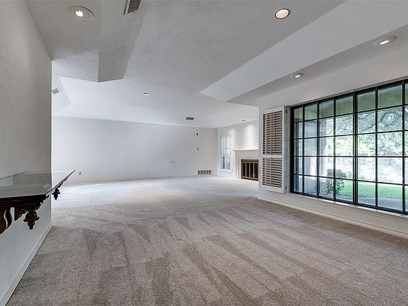 2nd image of 3816 Brookhaven Cir