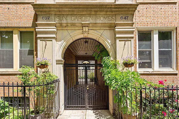 Sold by Compass | media 7