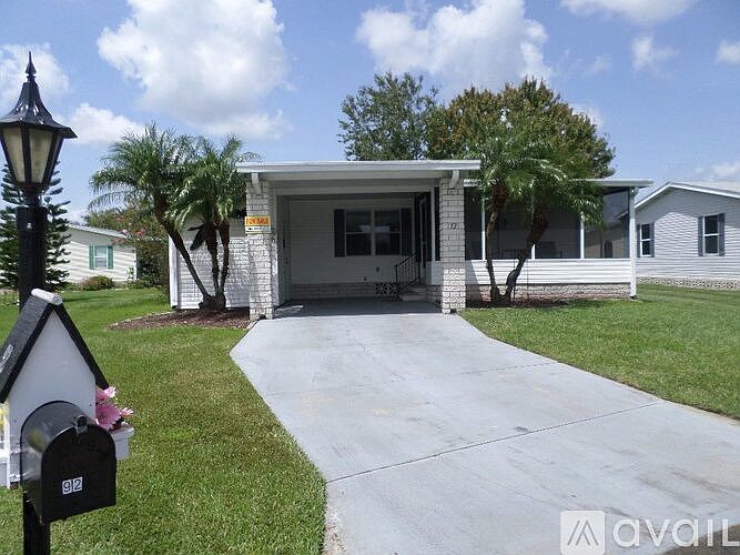 1st image of 73 Hewlett Dr