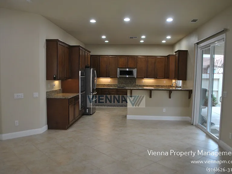 2101 Harpford Dr — Photo 6