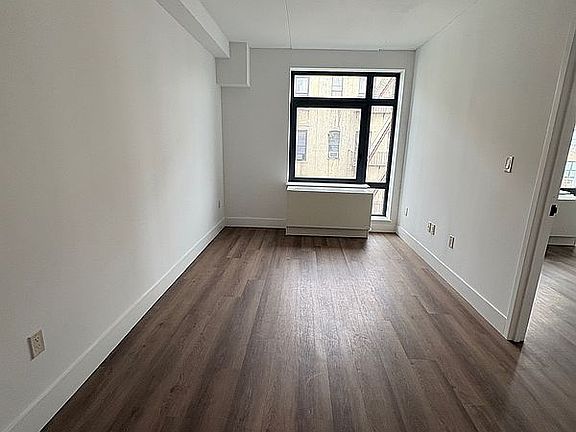 5th image of 207 W 140th St #5D