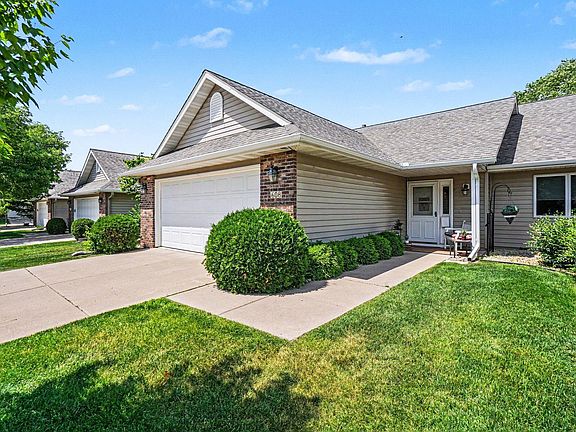 3rd image of 608 Cherrywood Ct
