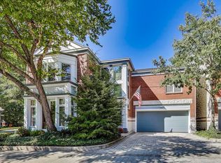 2 Eaton Ct, Elmhurst, IL 60126