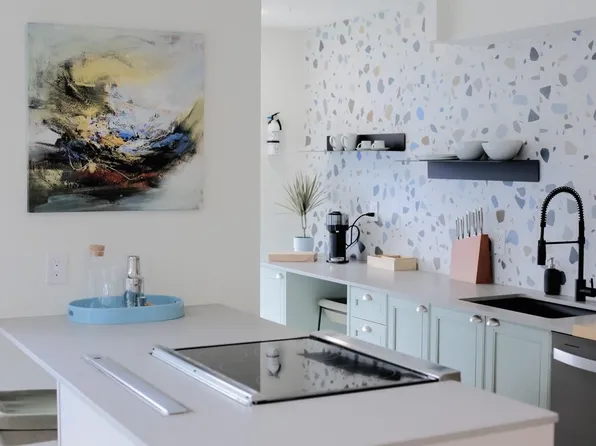 1723 Alberni St #1701, Vancouver, BC V6G 3G9