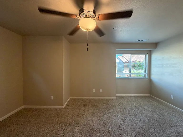 1194 Velarde Cir — Photo 54