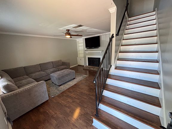 2nd image of 608 Brentwood Point