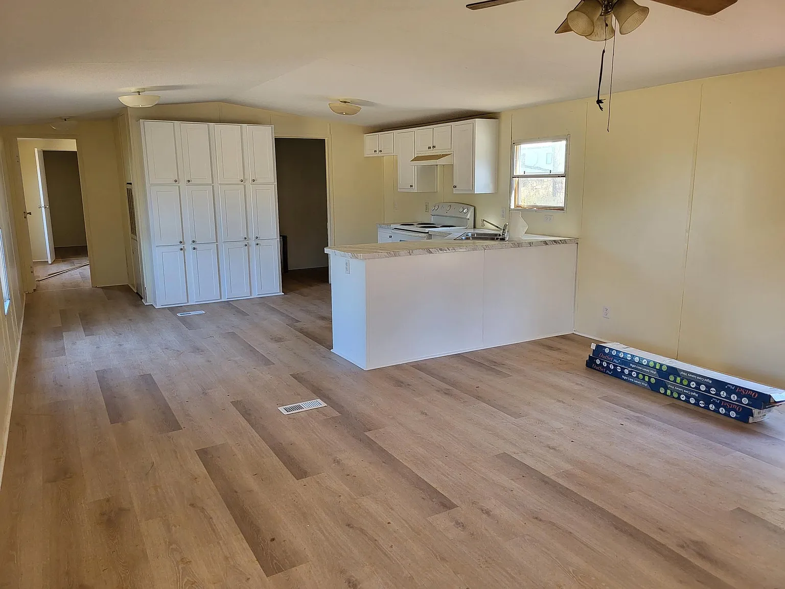 3 bed, 1216 sqft, $1,350 — Photo 1