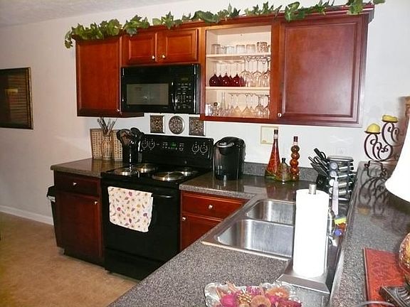 4th image of 1526 Ballater Dr