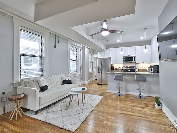 2nd image of 1407 Vine St #3