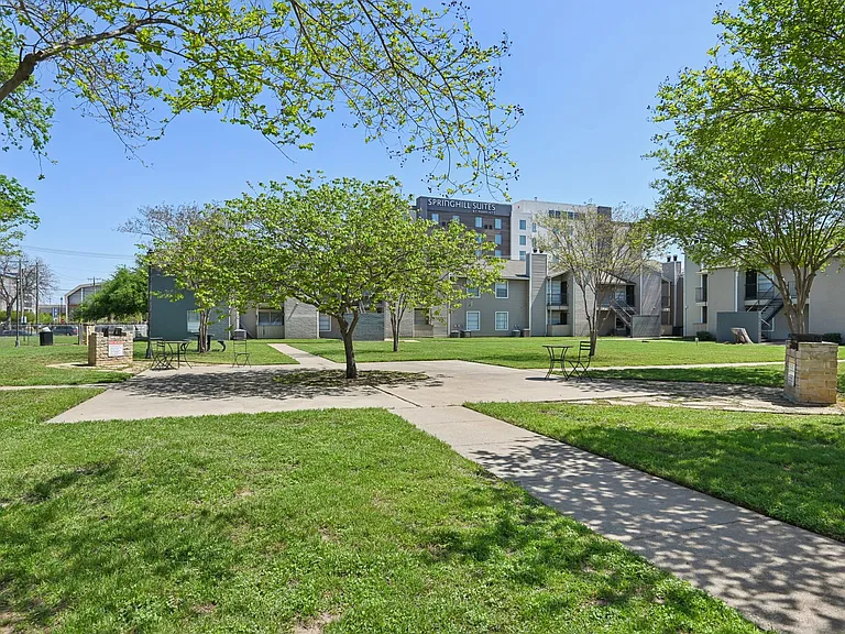 Abbey Glenn Apartments — Photo 14