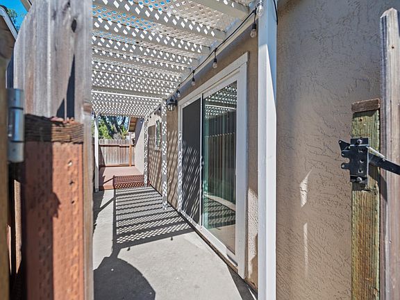 5th image of 4000 Fara Biundo Dr APT 20