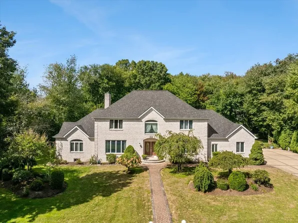 84 Jane Howland Dr, Seekonk, MA 02771