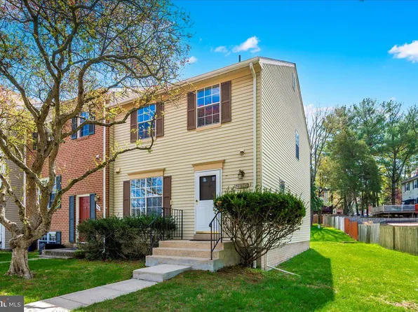 1081 Copperstone Ct, Rockville, MD 20852