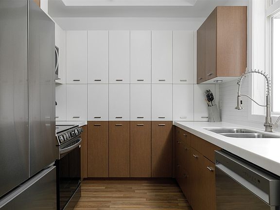 5th image of 1550 Dickson Ave Unit 110