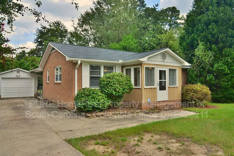 3 bed, 2.0 bath, 1268 sqft, $1,645 — Photo 2