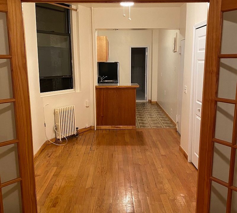 2nd image of 64 Saint Marks Pl APT 10