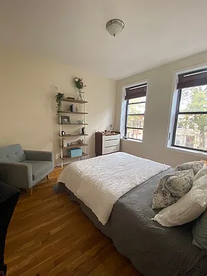 Rented by R New York | media 12