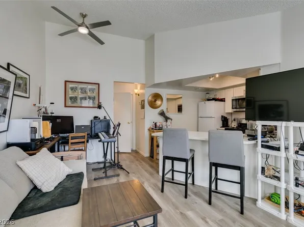 515 Kristin Ln, Henderson, NV 89011