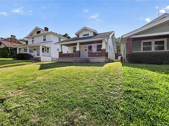 2nd image of 1935 Emerson Ave